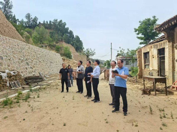 201747707268113727.jpeg 5月13日—15日,陕煤地质集团党委委员、副总经理姬永涛带领由技术管理部主任何进军、主任工程师蒋泽泉、技术专家赵广利组成的检查组,到一三一公司调研并检查技术质量管理工作。(张震) (4).jpg